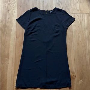 Lulu’s mini black dress